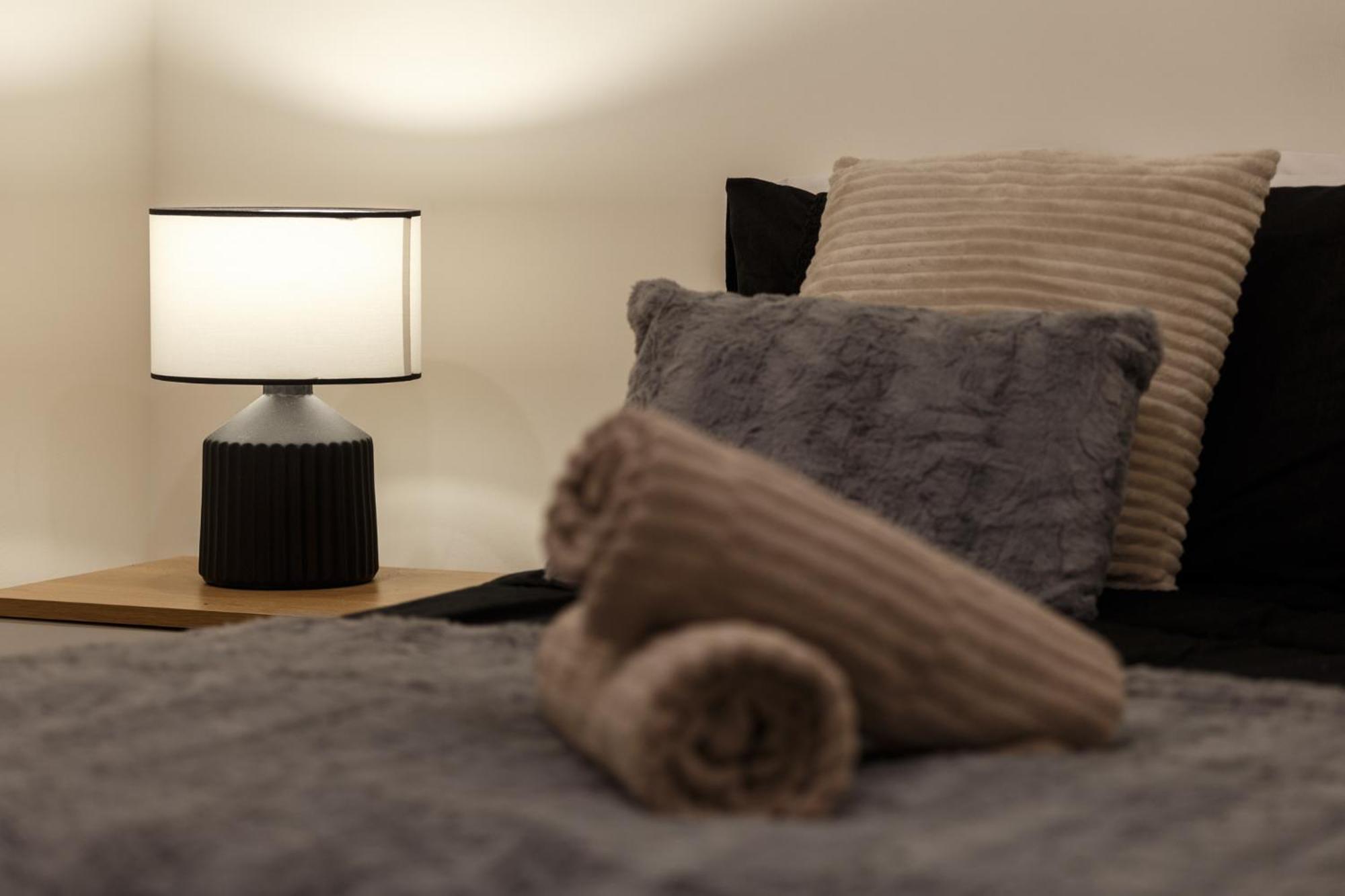 Modern And Cozy Two-bed In Apartamento *